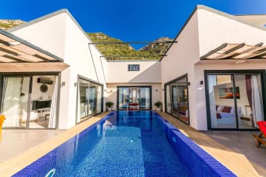 Villa Ege Korunaklı Havuz 40