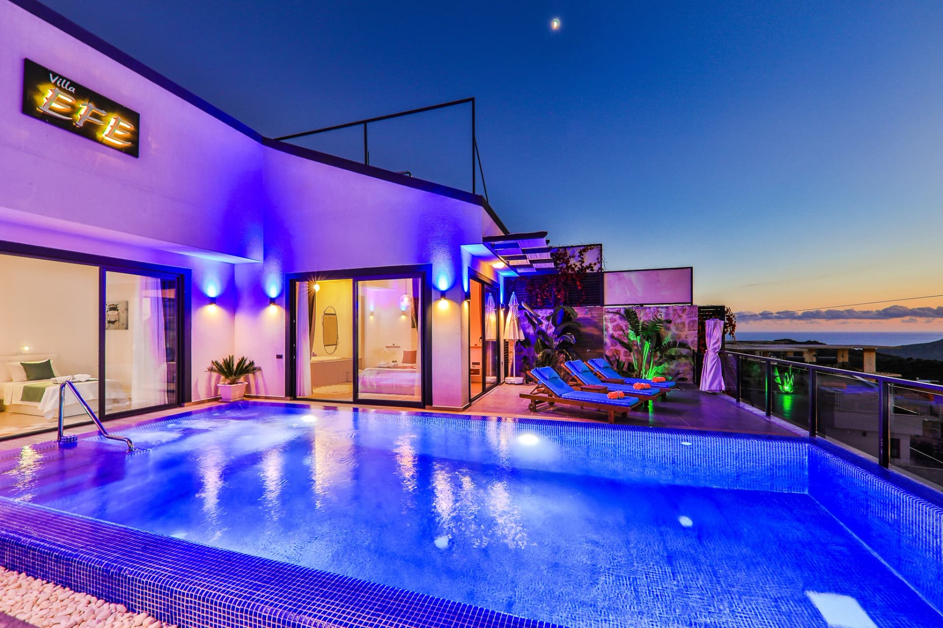 Villa Efe Korunaklı Havuz 82