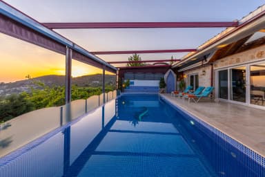 Villa Sude Korunaklı Havuz 85