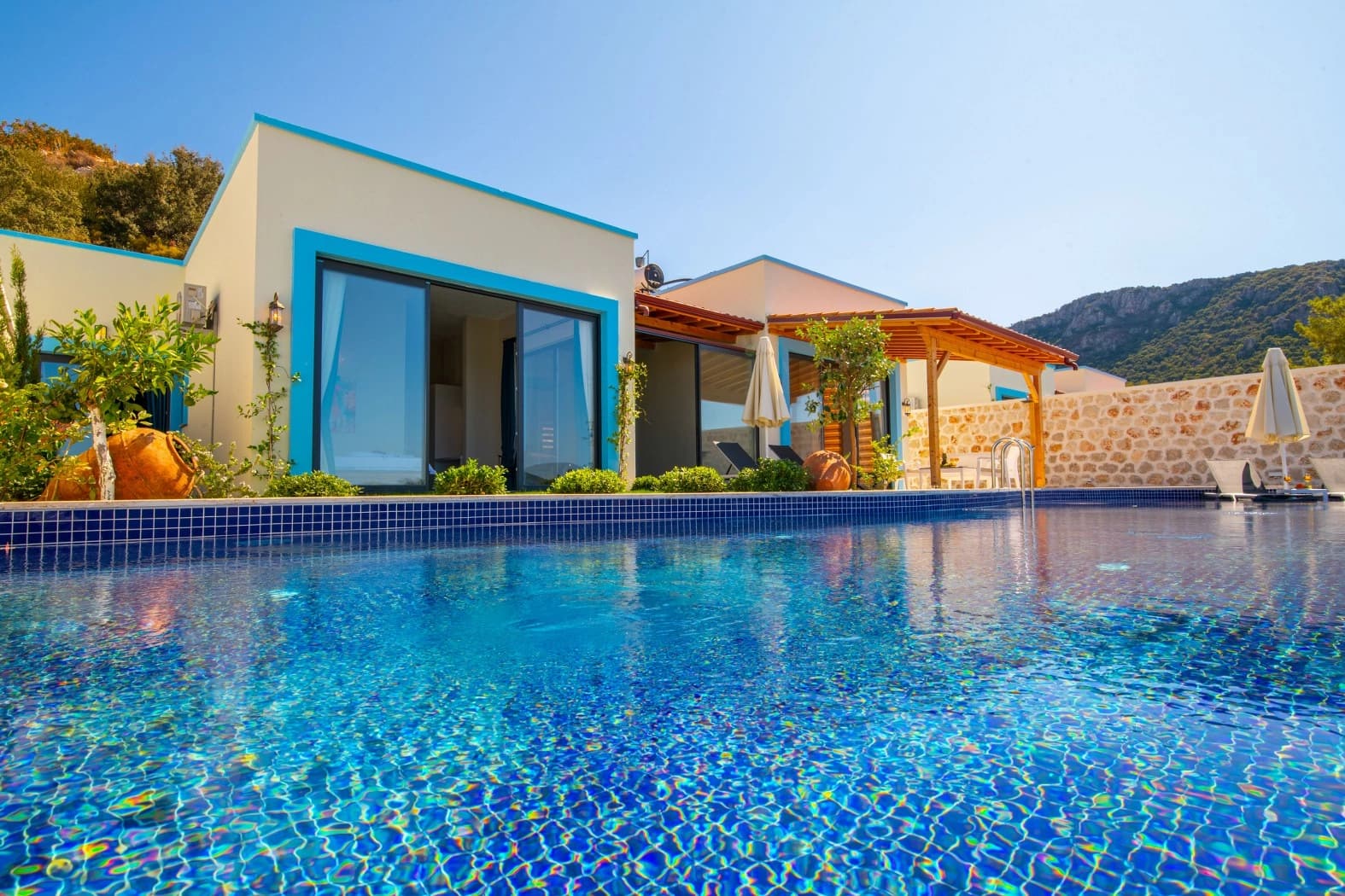 Villa Mulberry Silver Korunaklı Havuz 80