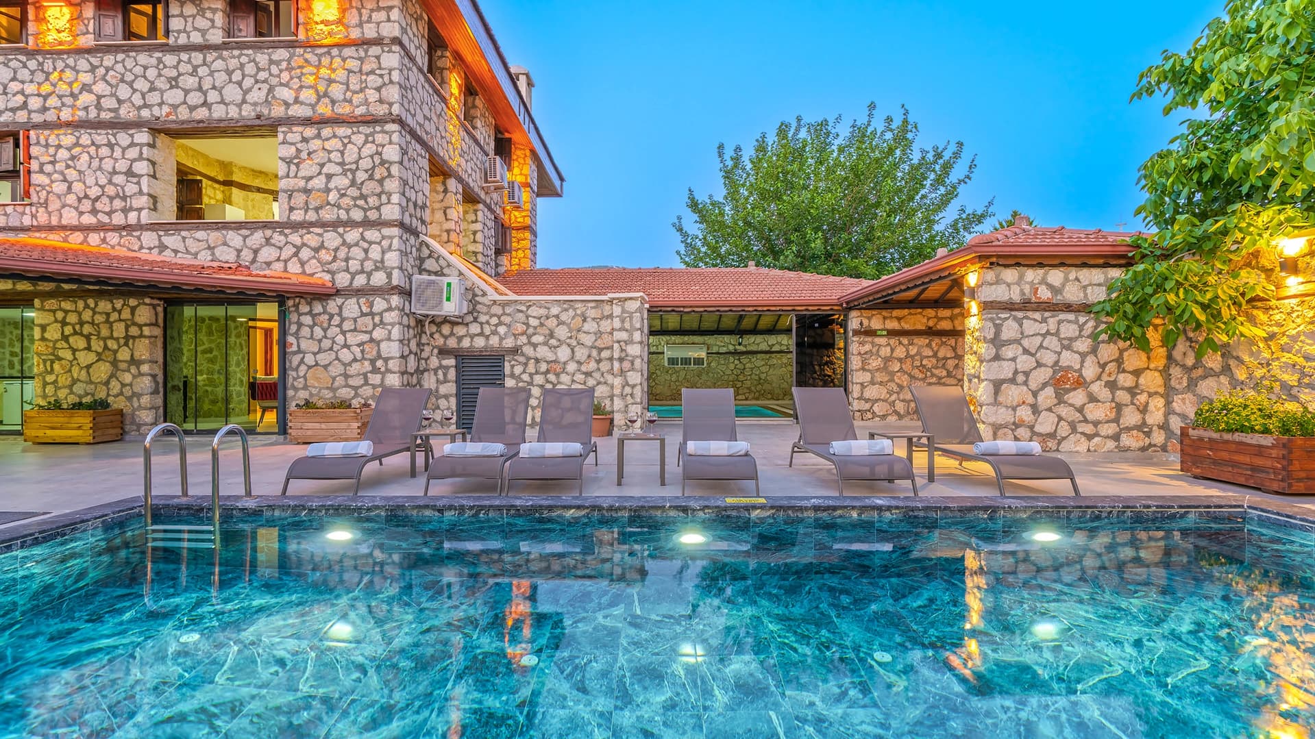 Villa Şah Korunaklı Havuz 54