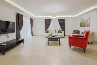 Villa Lavinia Korunaklı Havuz 72