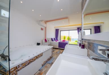 Villa Neco Korunaklı Havuz 25