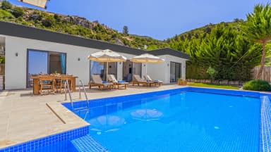 Villa Neco Korunaklı Havuz 21