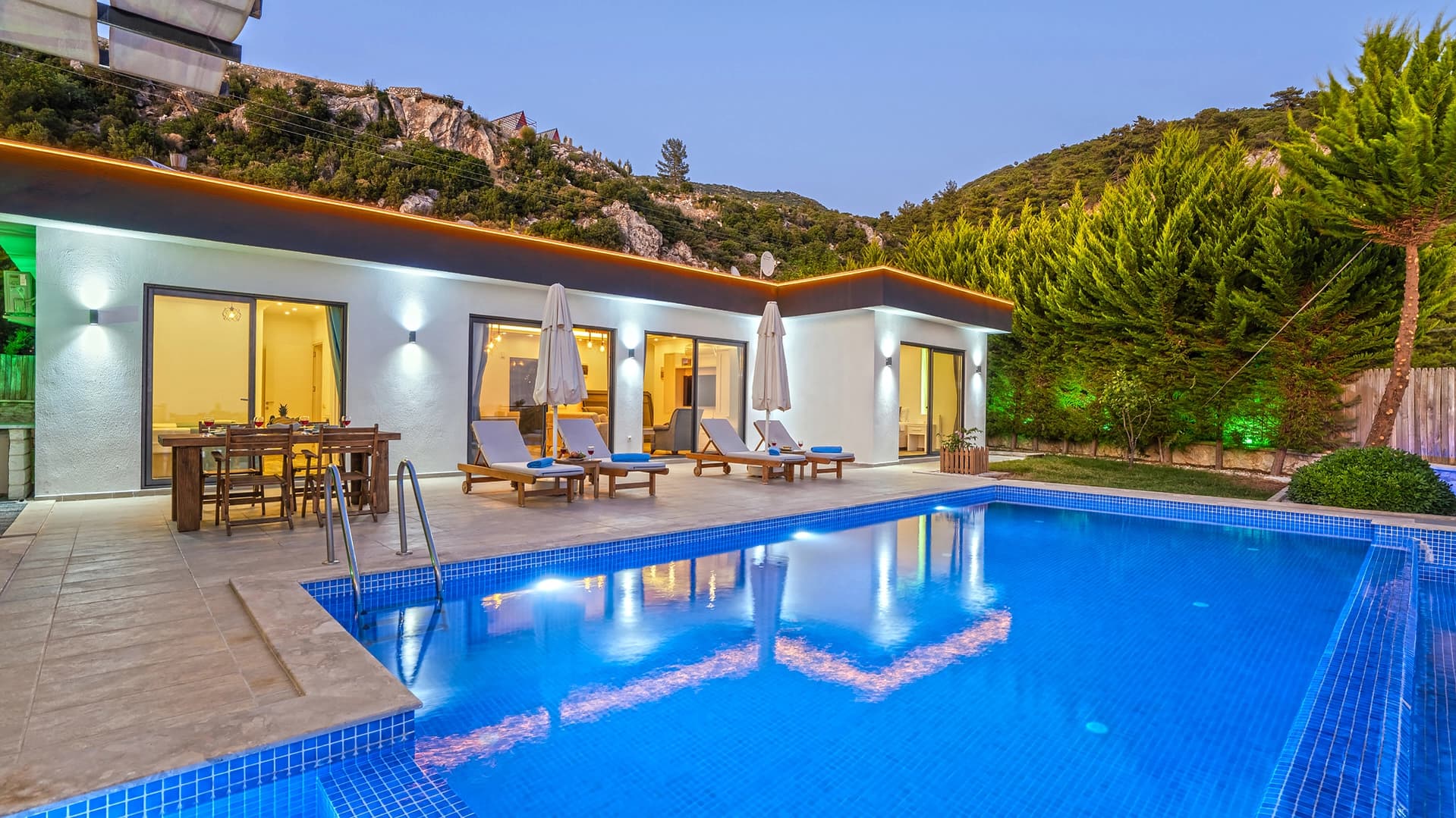 Villa Neco Korunaklı Havuz 15
