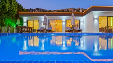 Villa Neco Korunaklı Havuz 71