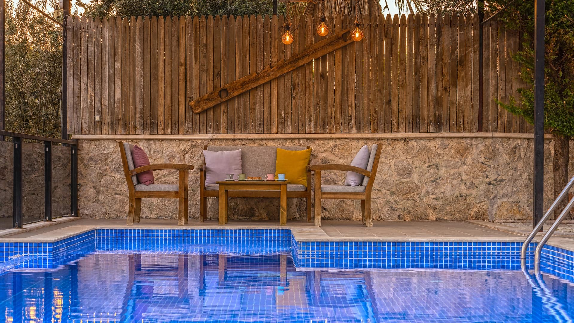 Villa Neco Korunaklı Havuz 65