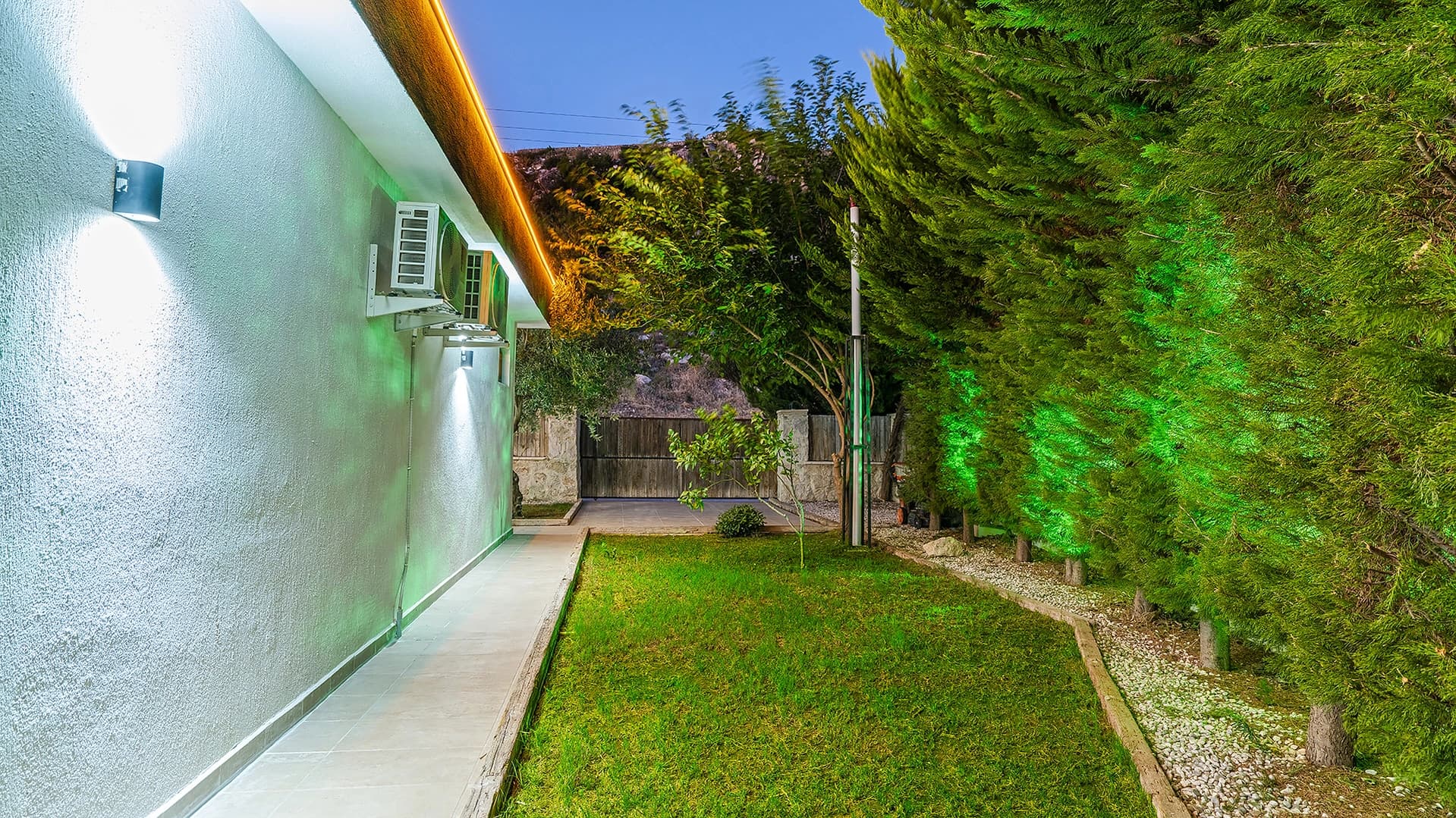 Villa Neco Korunaklı Havuz 17