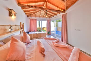 Villa Baranda Korunaklı Havuz 52