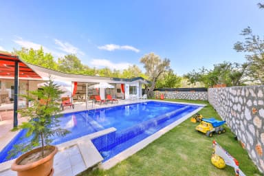 Villa Çilek Çocuk Havuzu 28