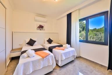 Villa Yiğit Kaş Korunaklı Havuz 90