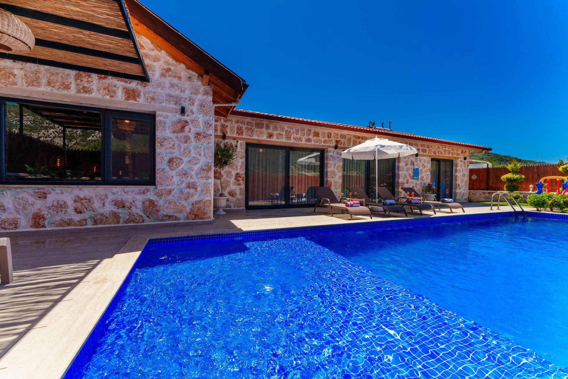 Villa Aselim Korunaklı Havuz 85