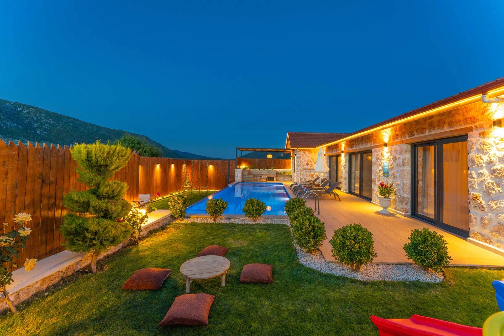 Villa Aselim Korunaklı Havuz 79