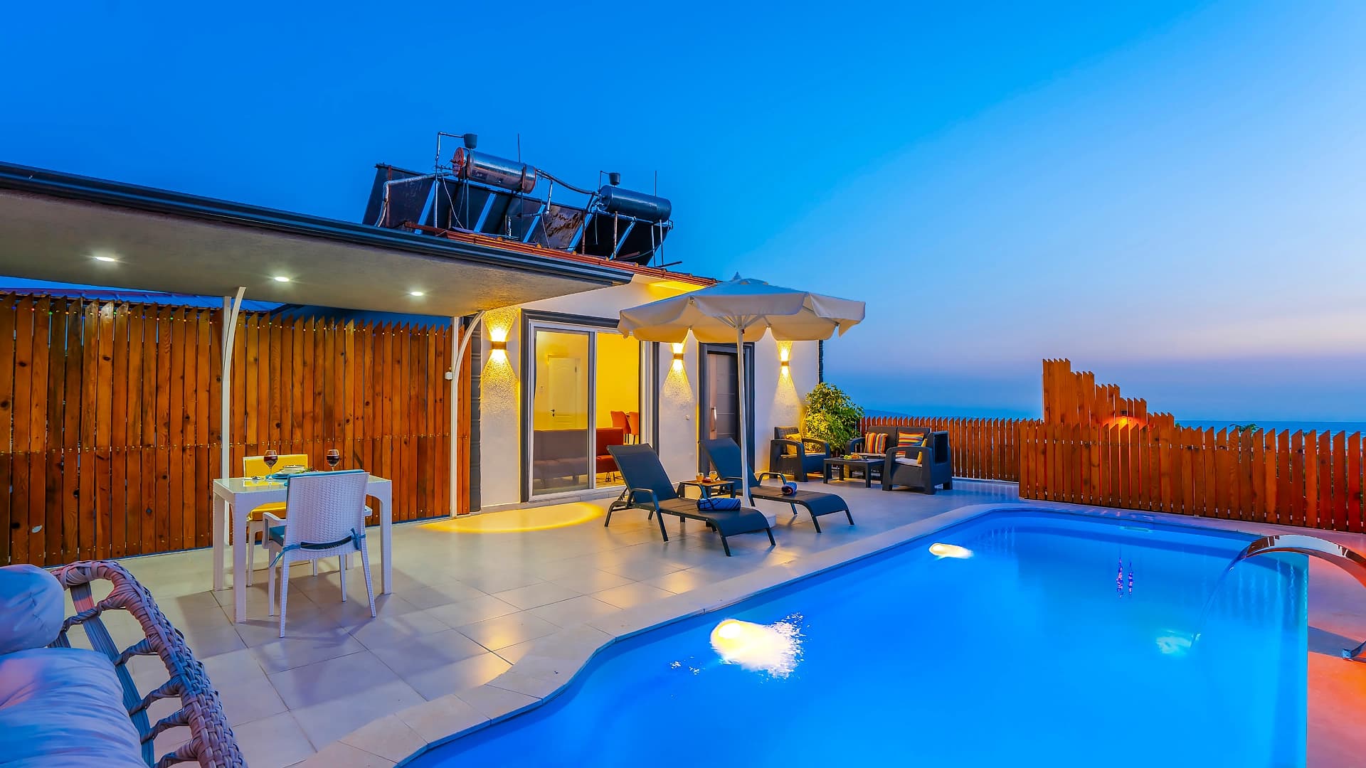 Villa Yiğit Üzümlü Korunaklı Havuz 49