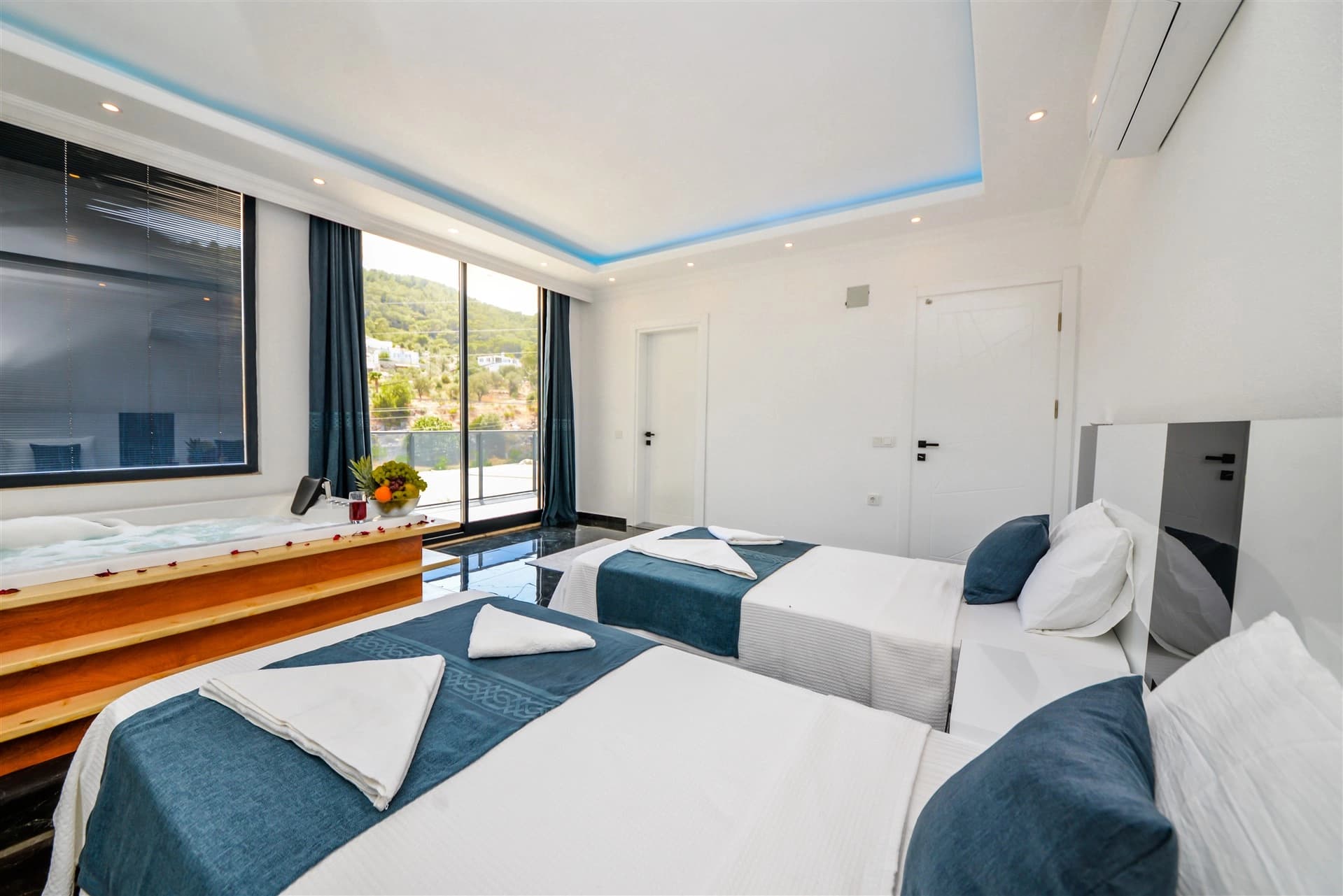 Villa Nar Tanesi Korunaklı Havuz 21