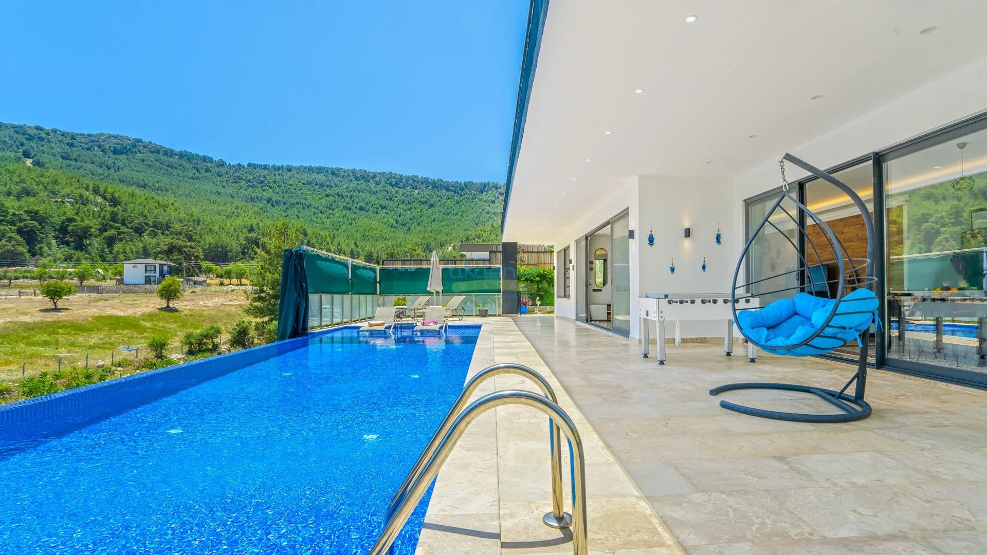 Villa Poruk Çiçeği Korunaklı Havuz 57