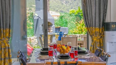 Villa Poruk Çiçeği Korunaklı Havuz 51