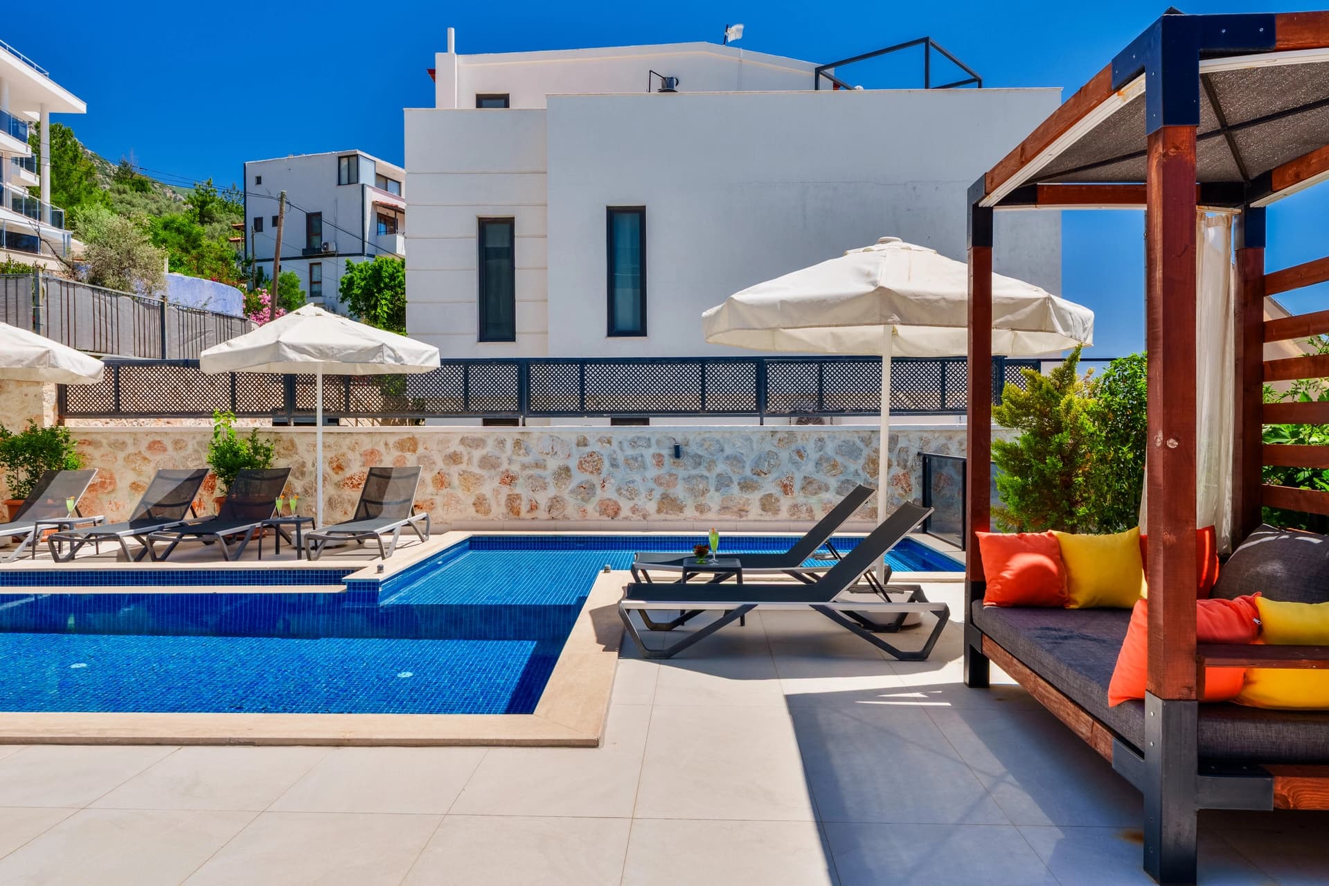 Villa Cassa Isıtmalı Havuz 70