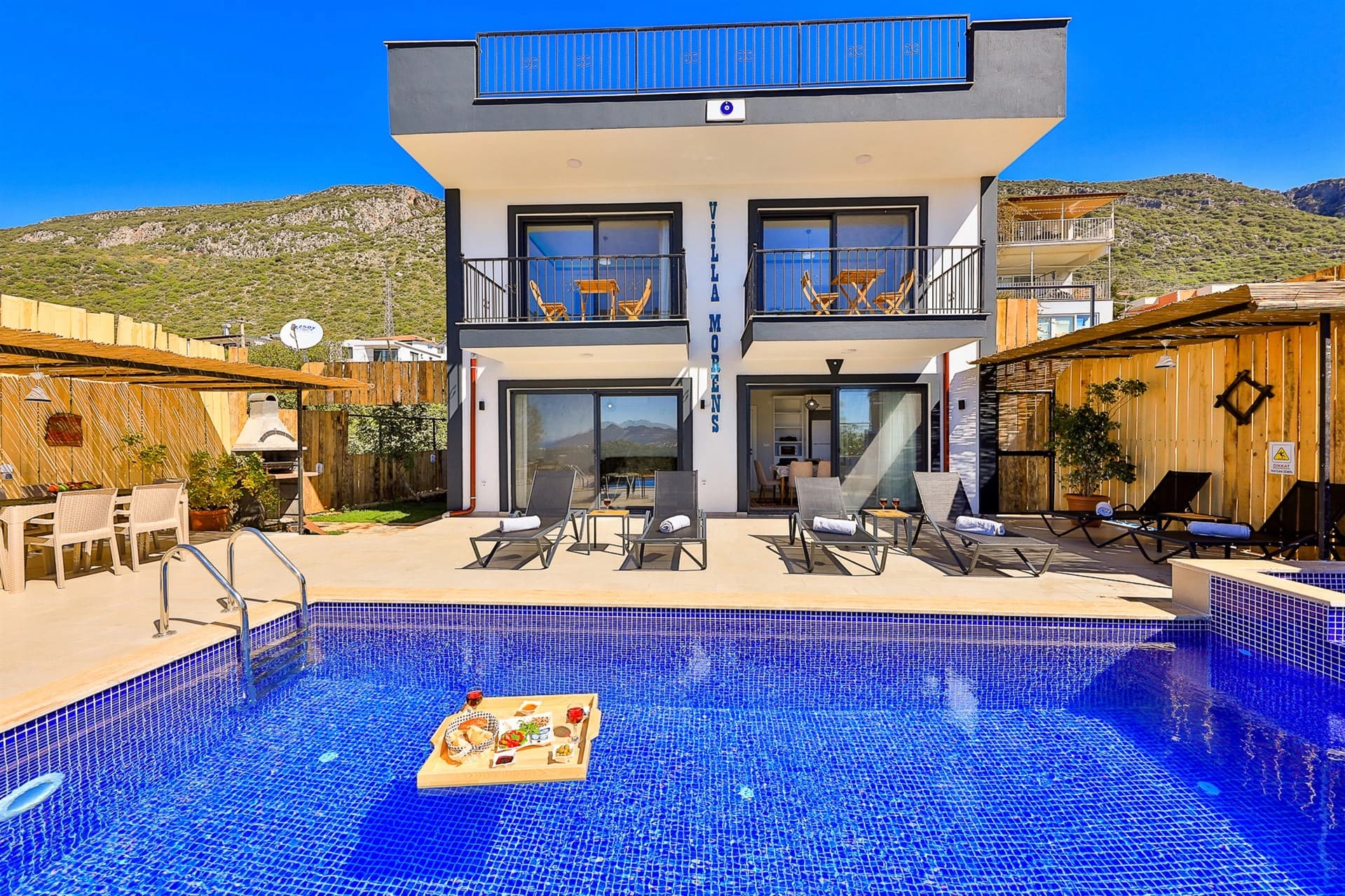 Villa Morens Korunaklı Havuz 29