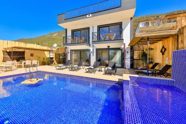 Villa Morens Korunaklı Havuz 43
