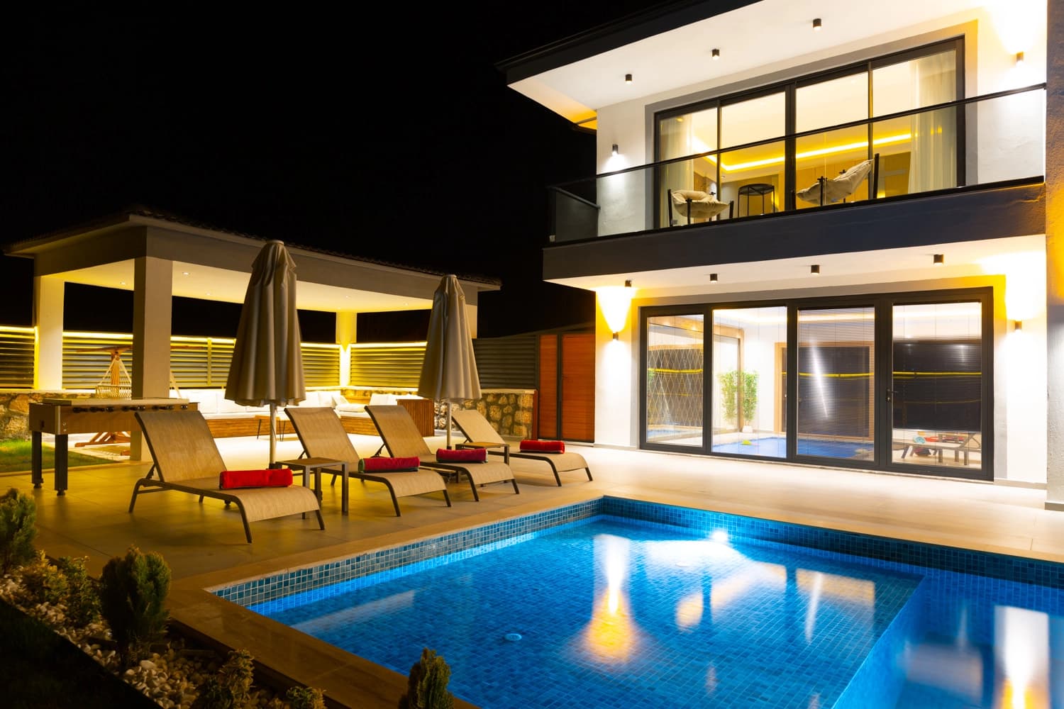 Villa White House Korunaklı Havuz 50