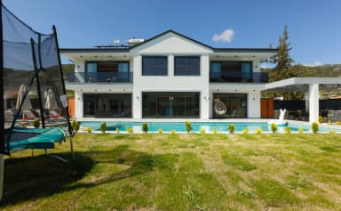 Villa White House Korunaklı Havuz 90