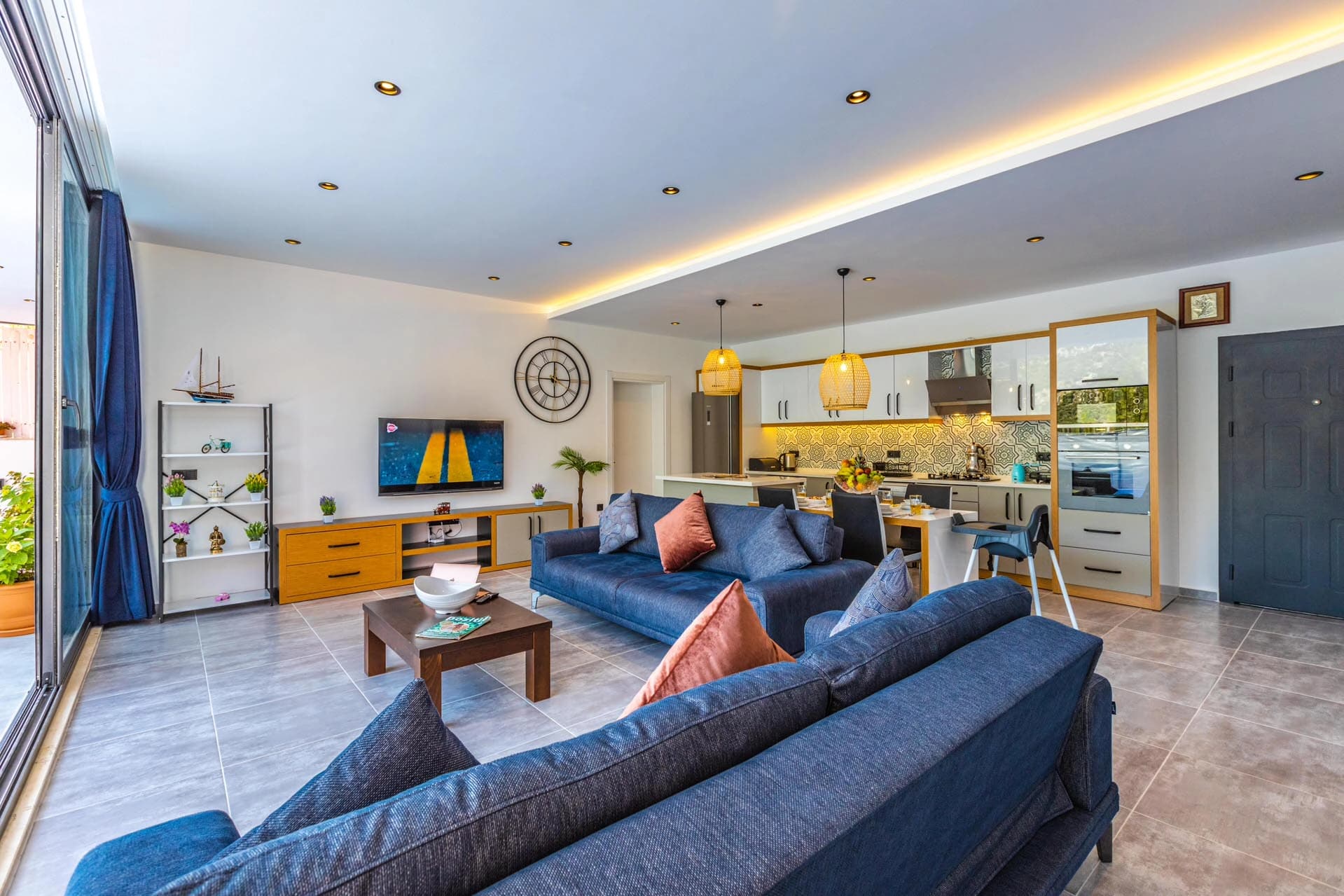 Villa Neon Korunaklı Havuz 43