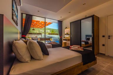 Villa Neon Korunaklı Havuz 65