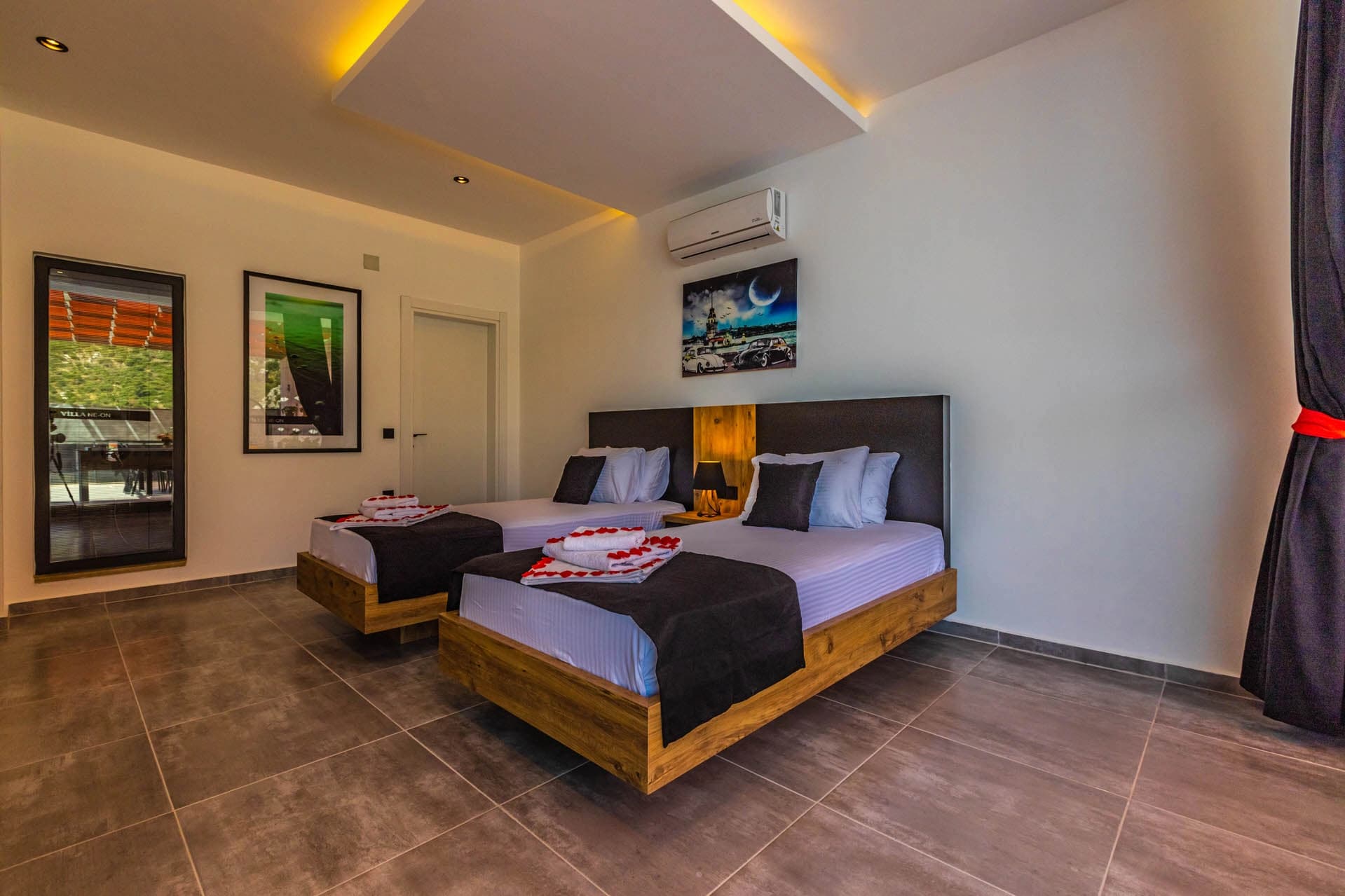 Villa Neon Korunaklı Havuz 17