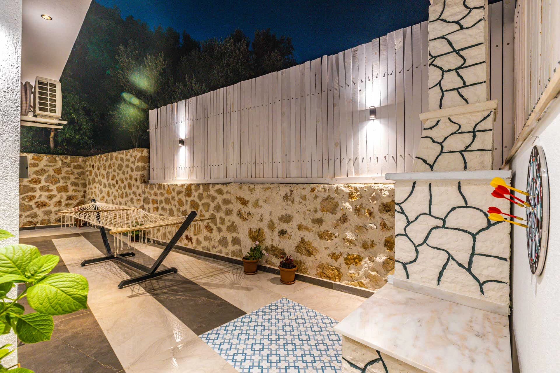 Villa Neon Korunaklı Havuz 29