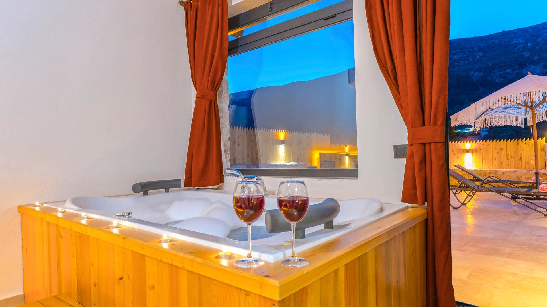 Villa Aras Garden Korunaklı Havuz 70