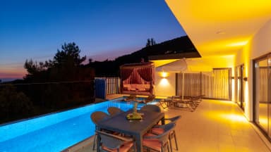Villa Gökkuşağı Korunaklı Havuz 26