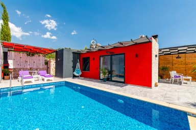 Villa Gece Korunaklı Havuz 27