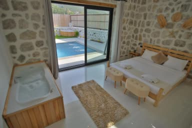 Villa Detail Korunaklı Havuz 37