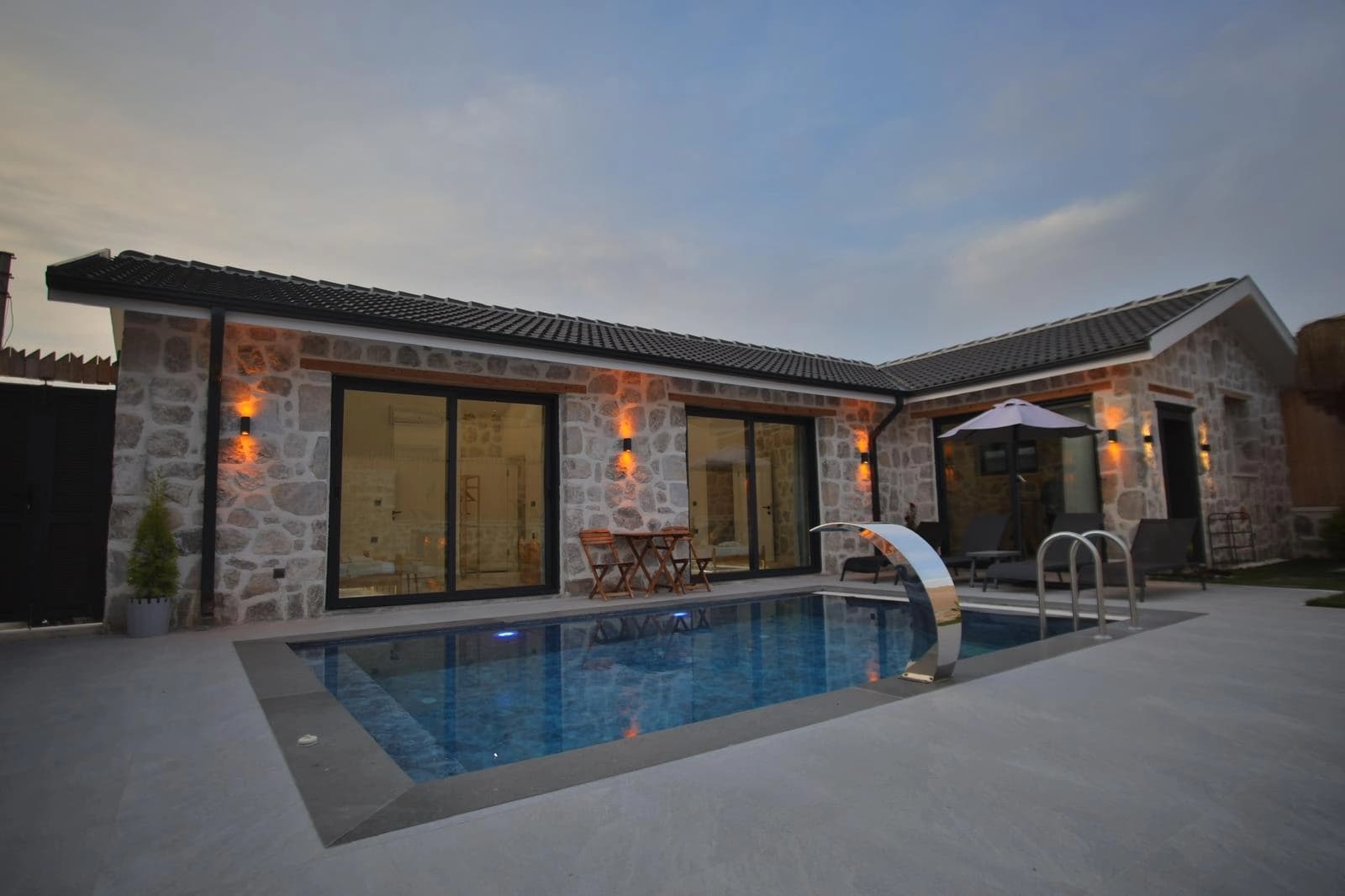 Villa Detail Korunaklı Havuz 29