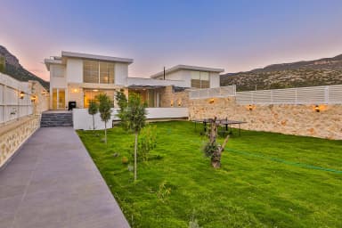 Villa Olive Garden Korunaklı Havuz 15