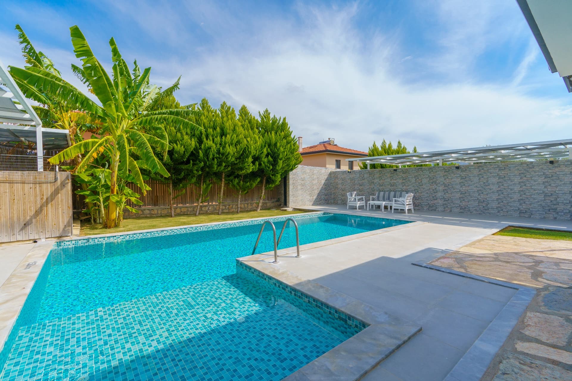 Villa Sazak Uno Korunaklı Havuz 46