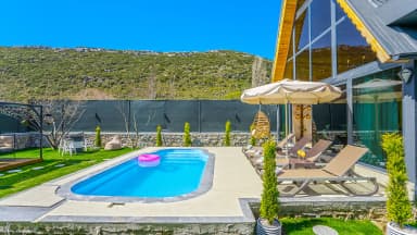 Villa Doğanay Bezirgan Korunaklı Havuz 39