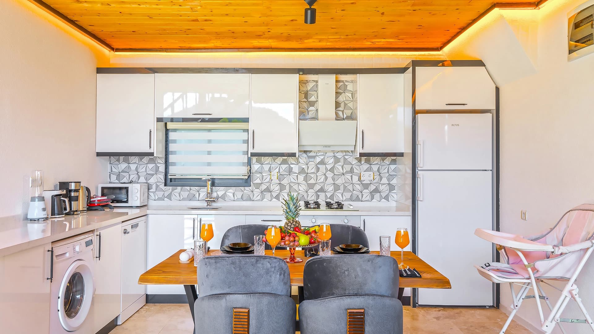 Villa Doğanay Bezirgan Korunaklı Havuz 75