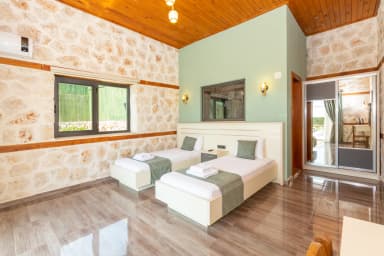 Villa Chakra Korunaklı Havuz 65