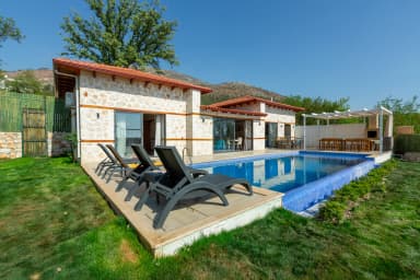 Villa Chakra Korunaklı Havuz 57