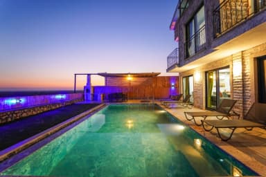 Villa Legendary 2 Isıtmalı Havuz 90