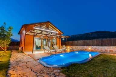 Villa Nazoğlu Korunaklı Havuz 10