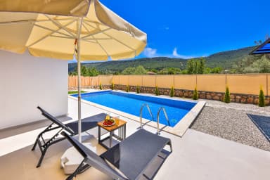 Villa Erisa Korunaklı Havuz 70