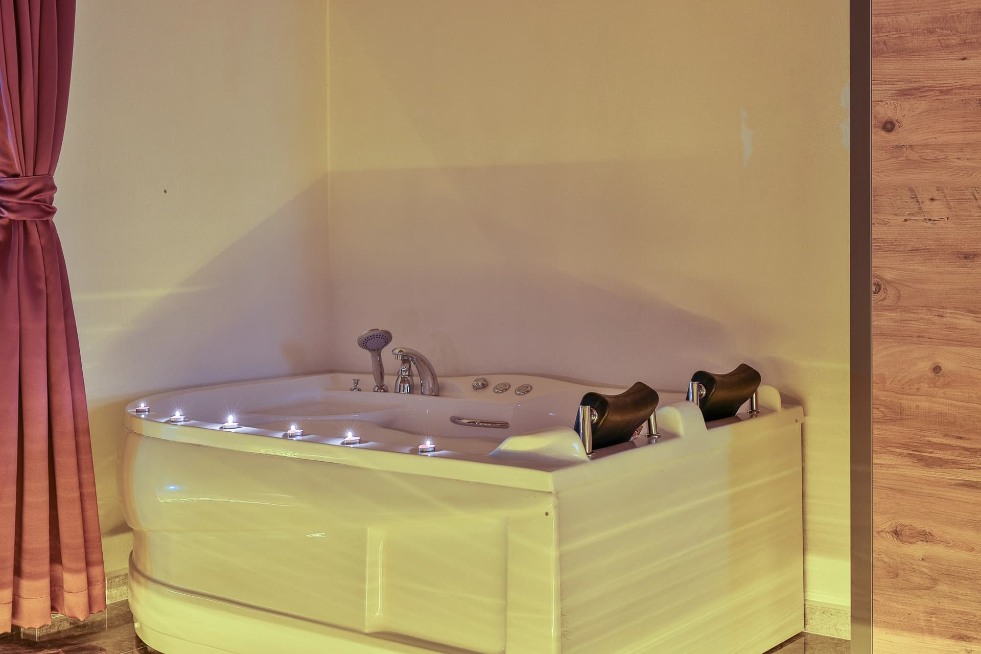 Villa Erisa Korunaklı Havuz 52