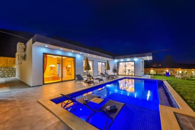 Villa Nazeren Korunaklı Havuz 94