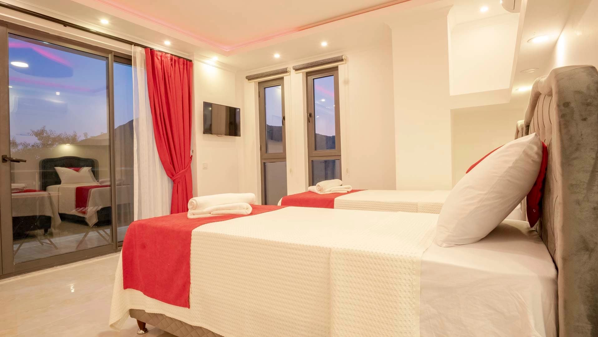 Villa Palas Korunaklı Havuz 58