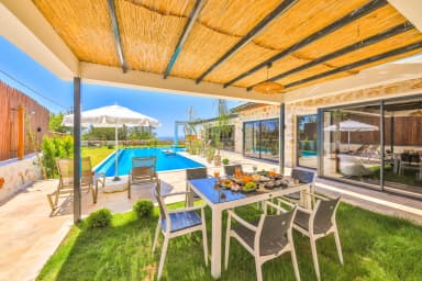 Villa Tan Üzümlü Korunaklı Havuz 75