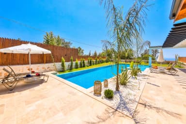 Villa Tan Üzümlü Korunaklı Havuz 61