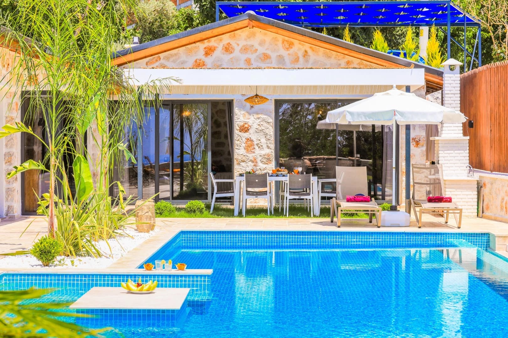 Villa Tan Üzümlü Korunaklı Havuz 41